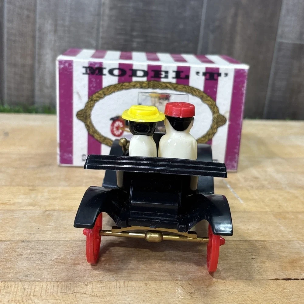 Vintage Made in USA Model T Car Salt & Pepper Shaker Set w/ Original Box